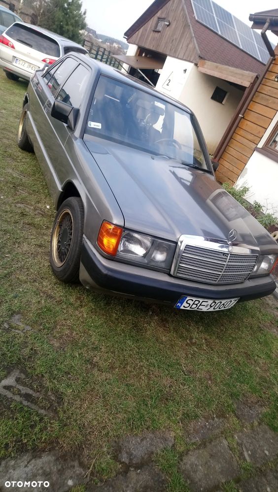 Mercedes-Benz W201 (190) - 6