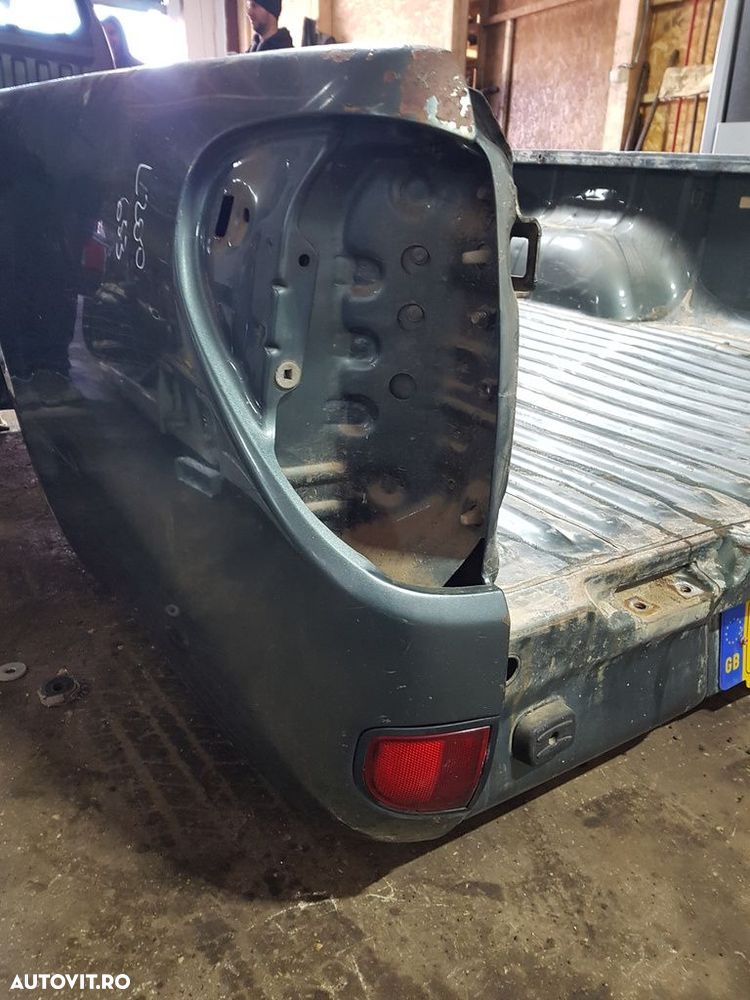 Bena Mitsubishi L200 2006 - 2010 VERDE (653) MODEL LUNG - 5