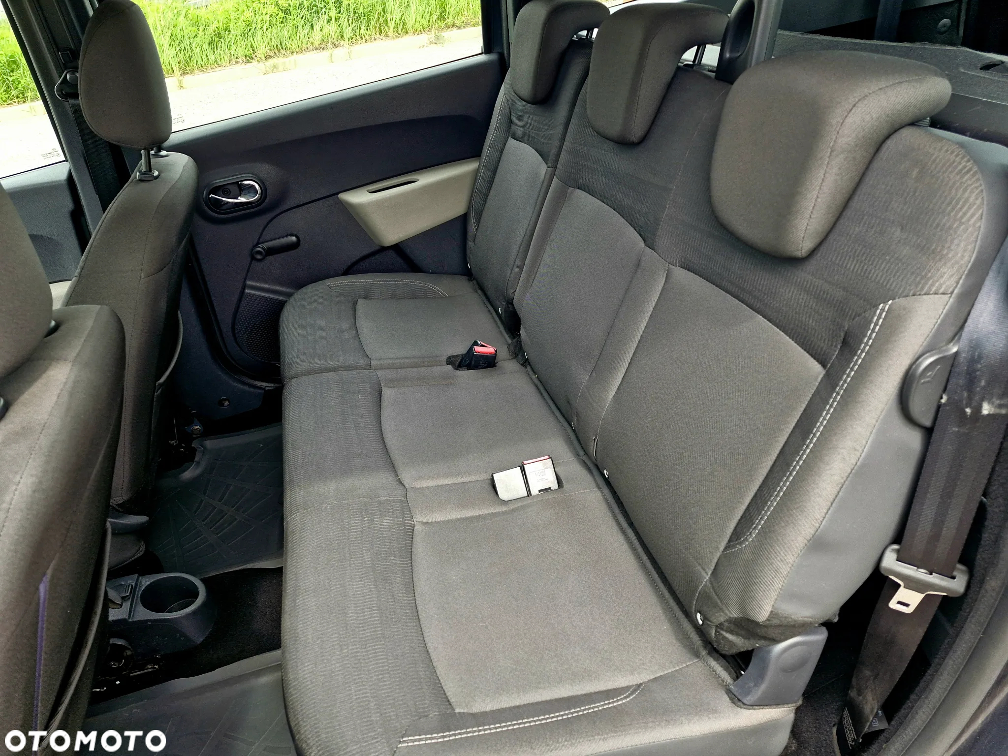 Dacia Lodgy 1.6 SCe Ambiance S&S - 18