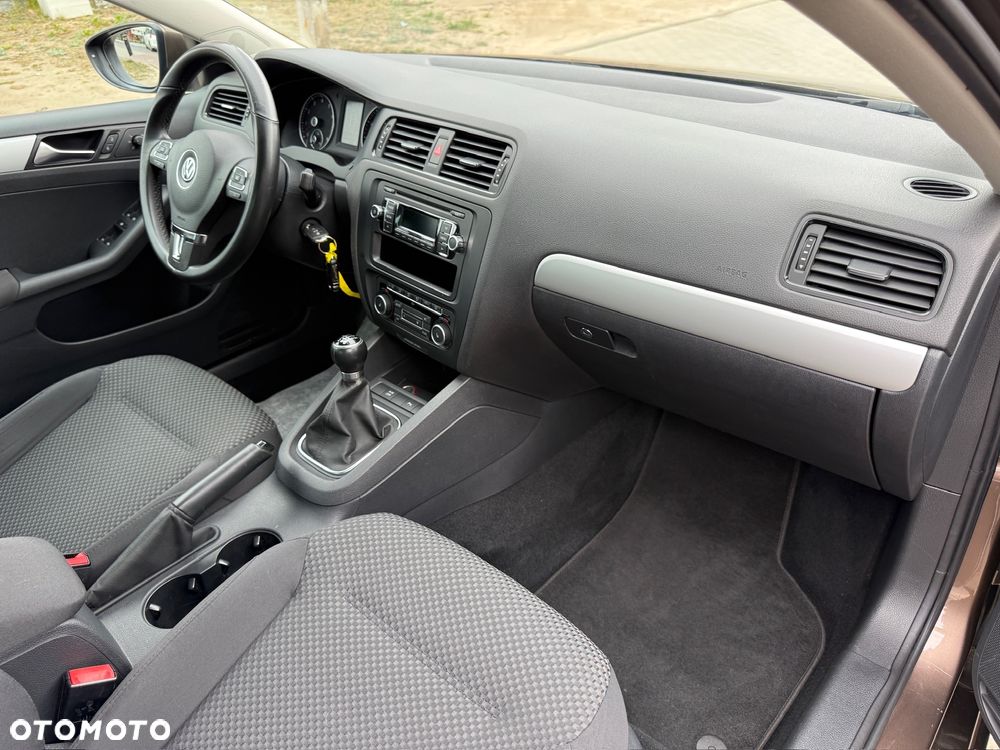 Volkswagen Jetta 1.4 TSI Match - 13