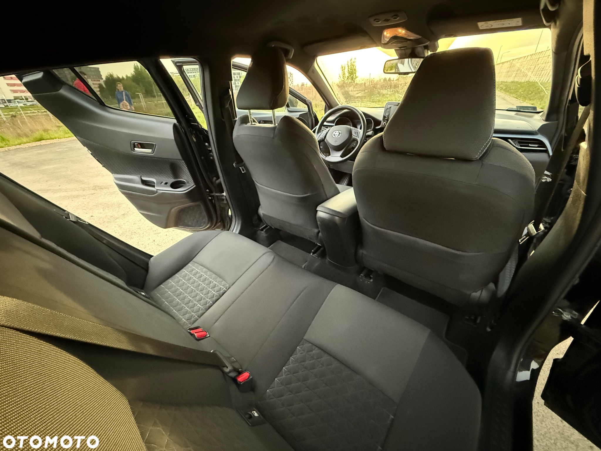 Toyota C-HR 2.0 Hybrid Black Edition - 19