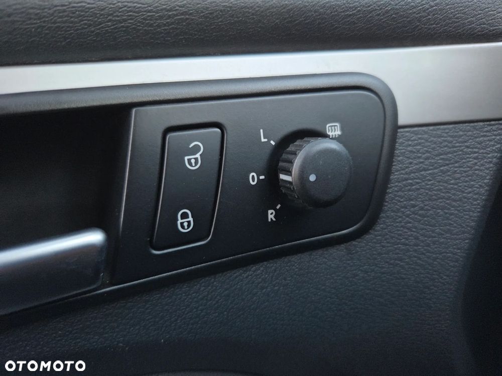 Volkswagen Touran 1.6 TDI DPF BlueMotion Technology Comfortline - 35