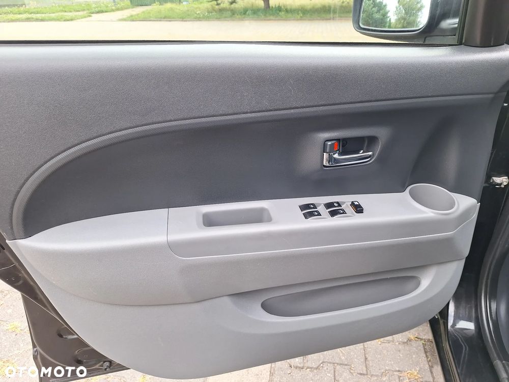 Daihatsu Sirion 1.3 - 19