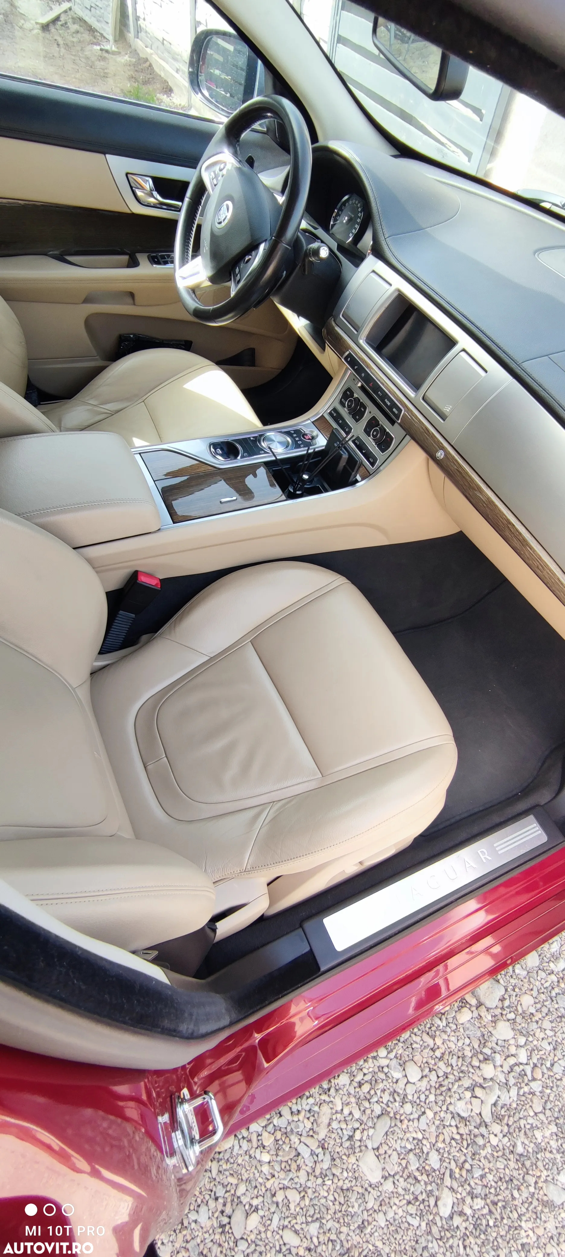 Jaguar XF 2.2 Diesel Sportbrake - 36