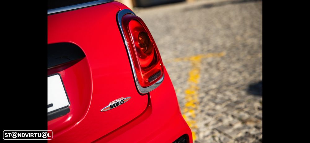 MINI Cabrio John Cooper Works - 16