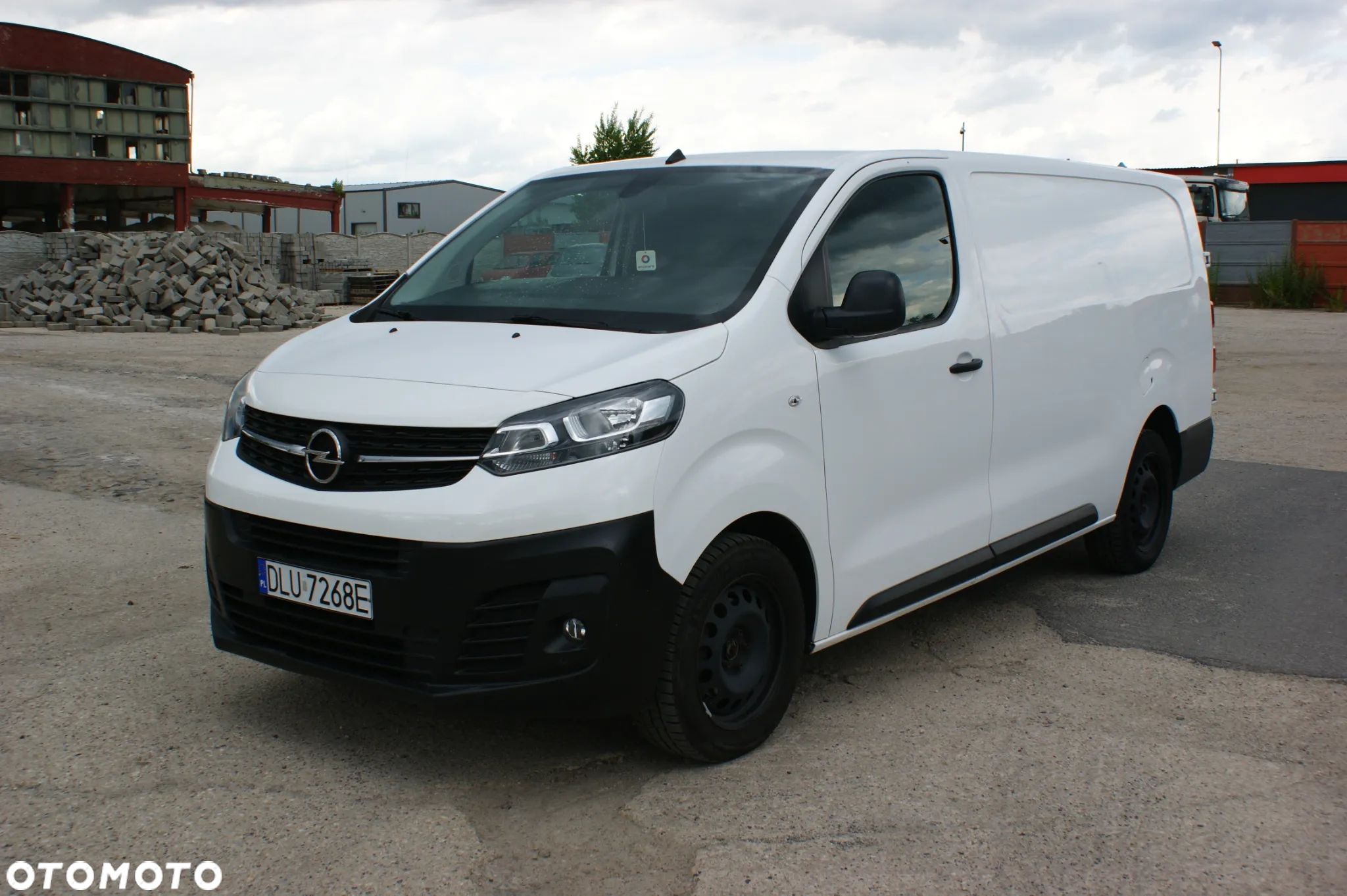 Opel Vivaro - 1