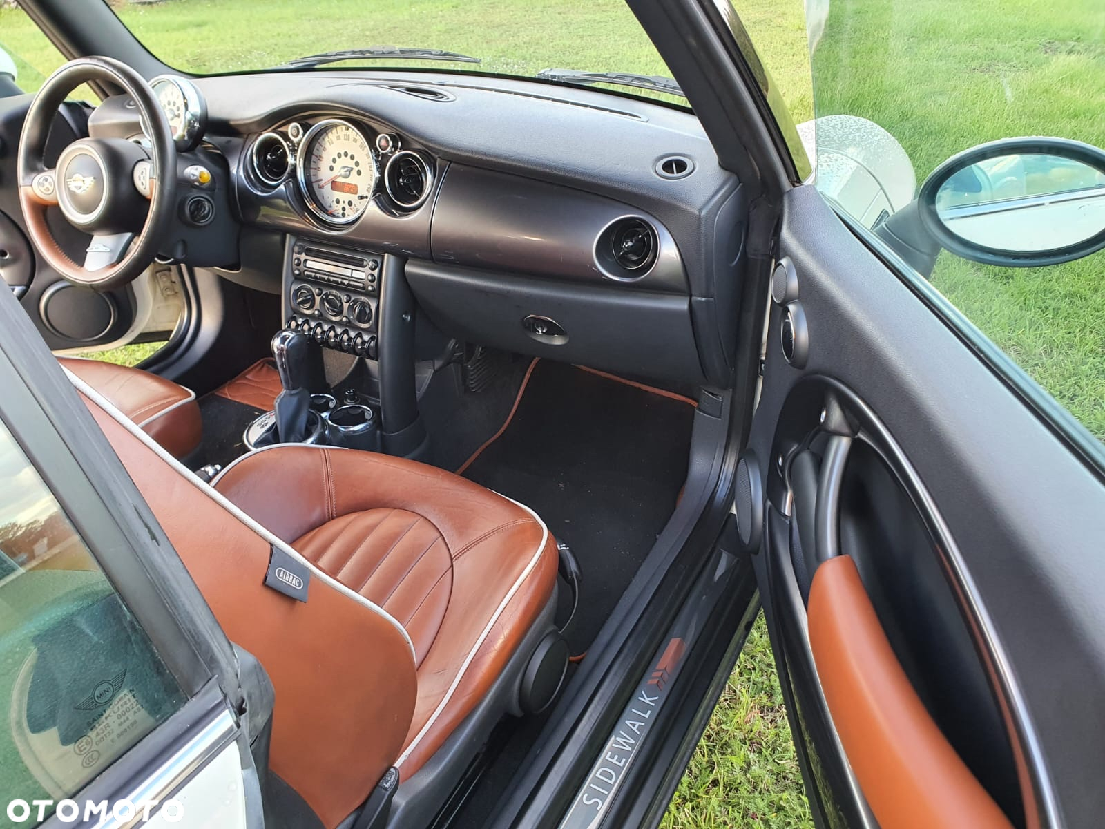 MINI Cooper Cabrio Sidewalk - 7