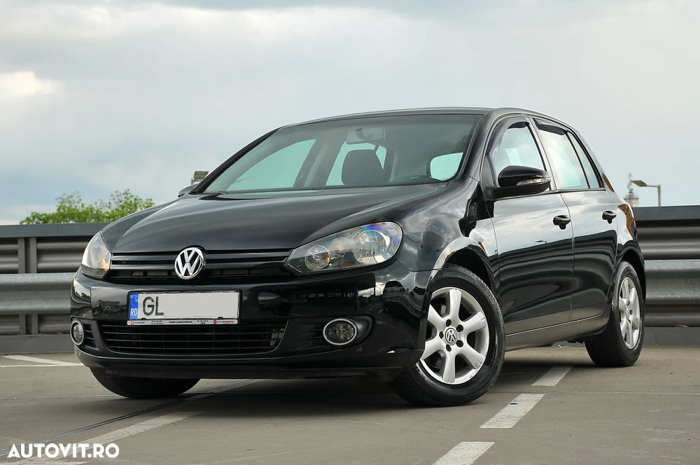 Volkswagen Golf - 1