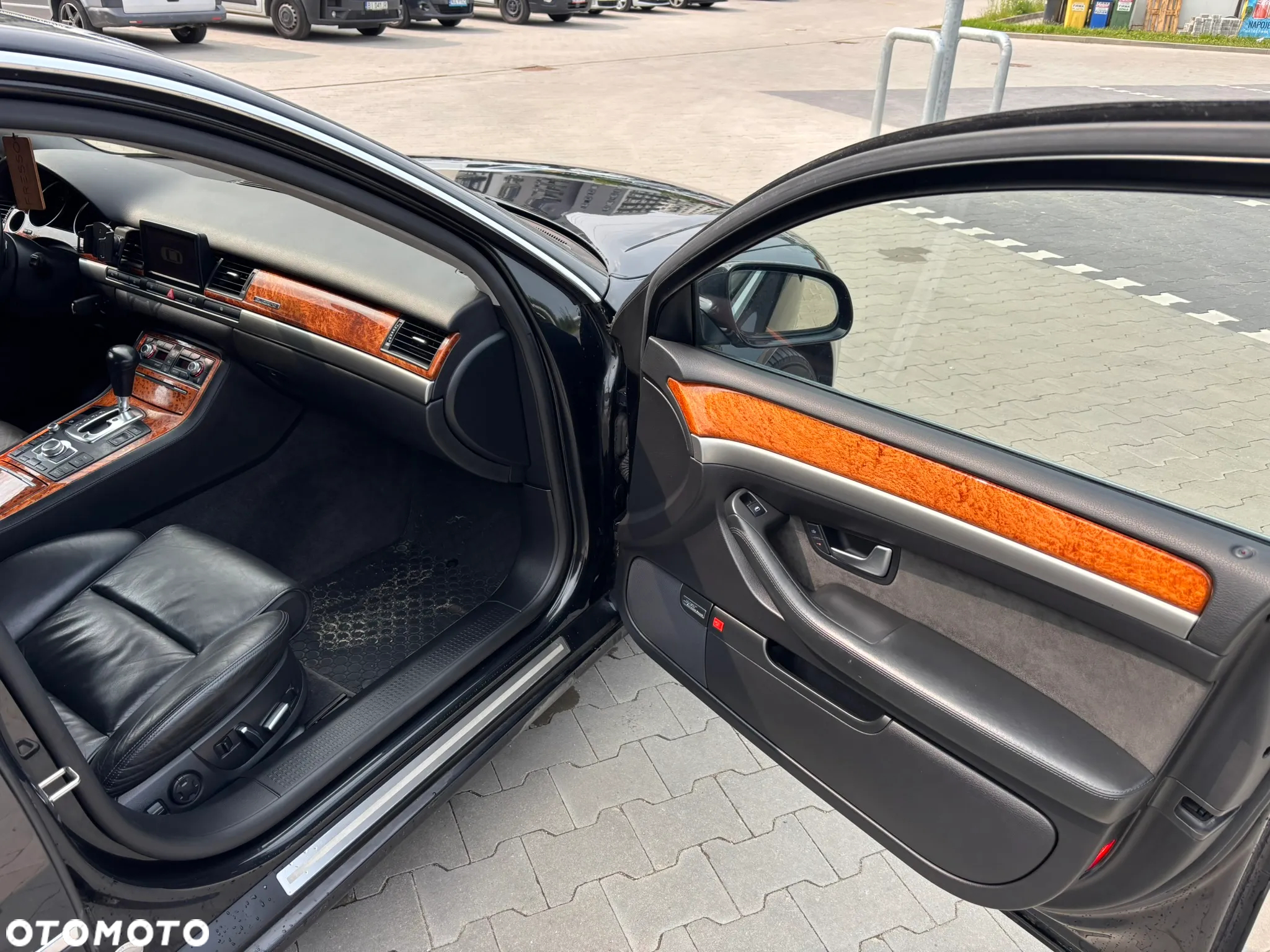Audi A8 4.2 Quattro - 11
