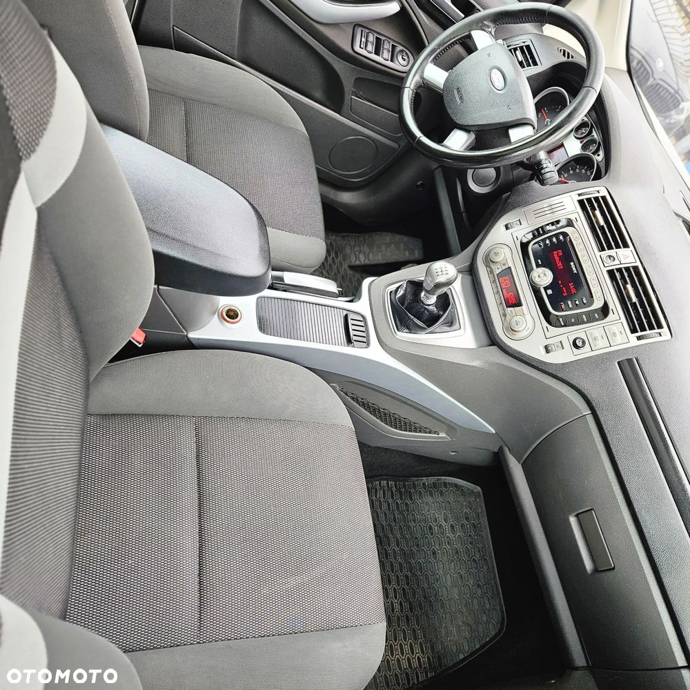 Ford Kuga 2.0 TDCi 2x4 Trend - 18