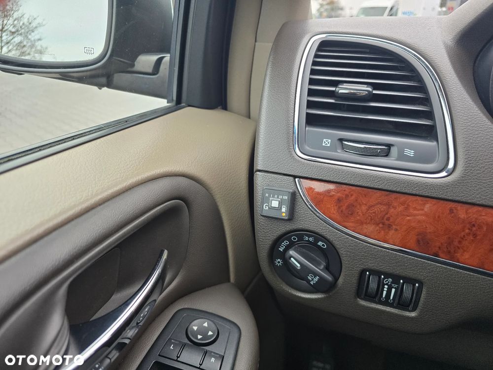 Chrysler Town & Country 3.6 Touring - 37