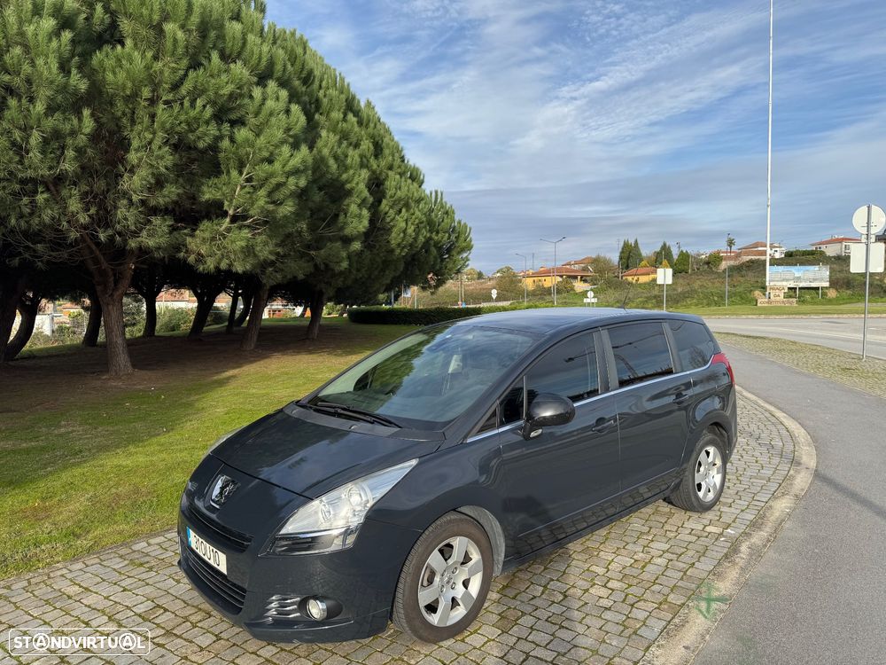 Peugeot 5008 HDI FAP 110 Active - 1