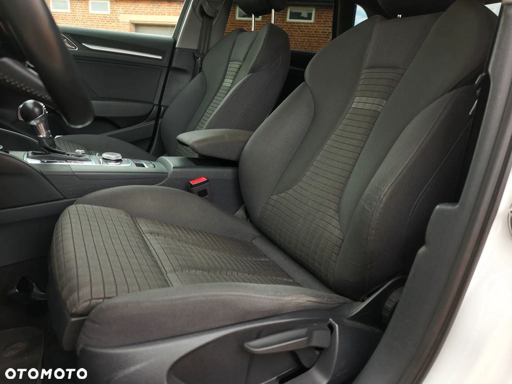 Audi A3 Sportback 2.0 TDI S tronic design - 28