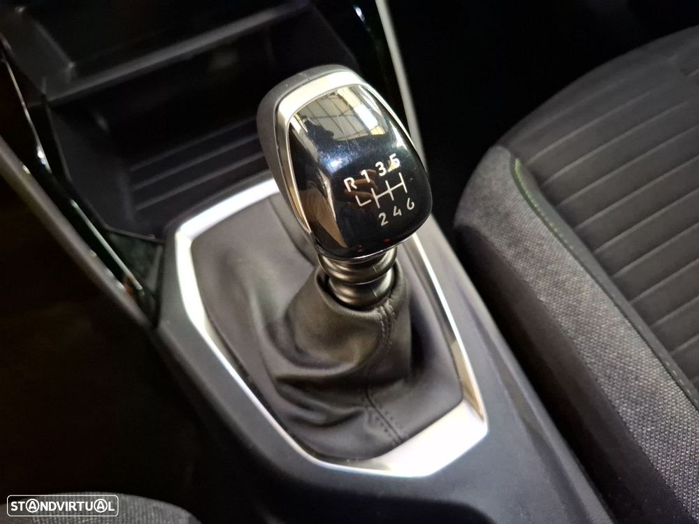 Peugeot 2008 1.2 PureTech Active - 19