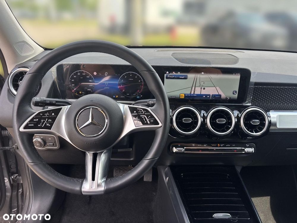 Mercedes-Benz GLB - 13