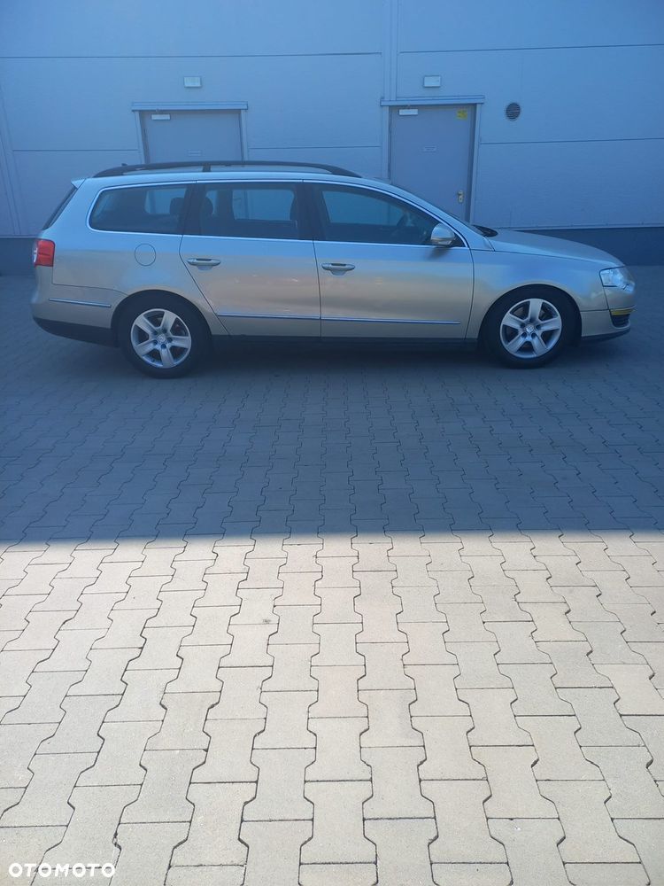 Volkswagen Passat 1.9 TDI DPF BlueMotion - 4