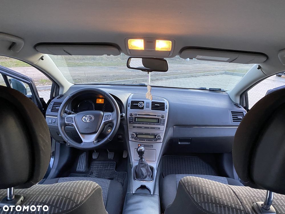 Toyota Avensis 2.0 D-4D Luna - 19