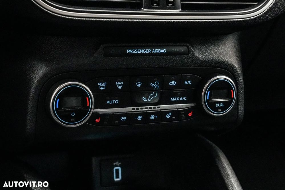 Ford Focus 1.0 EcoBoost Titanium Business - 19