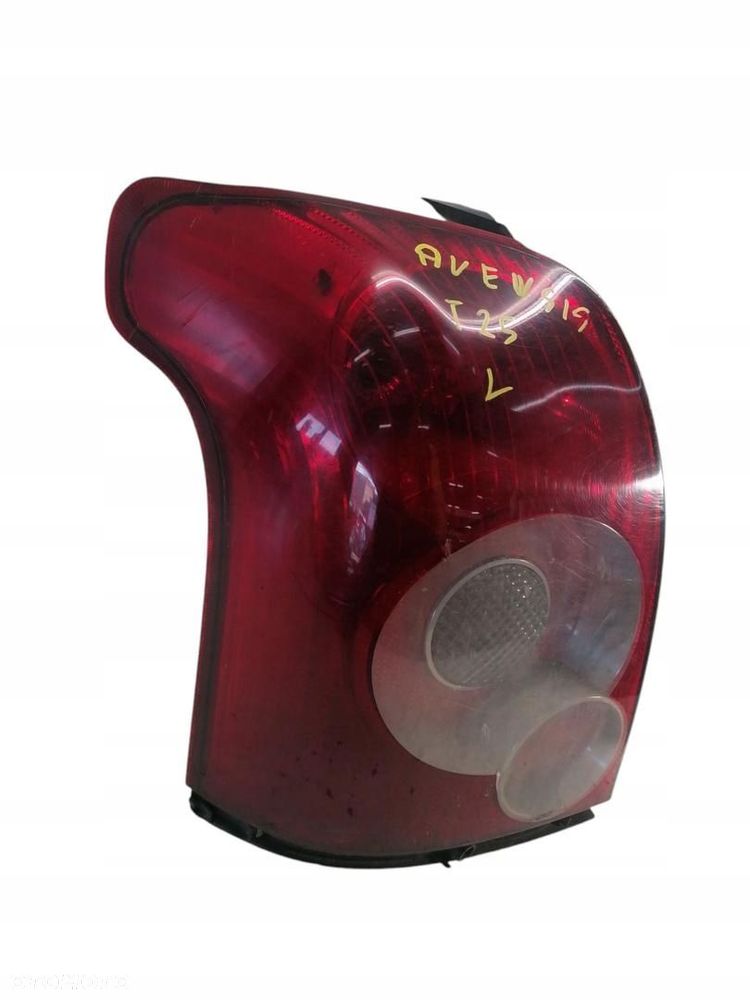lampa lewa tył kombi toyota avensis t25 2.2 d-cat - 3