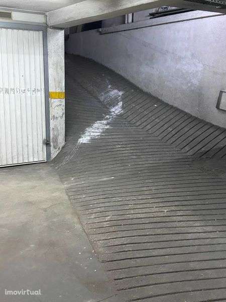 Garagem Box em Fitares - Grande imagem: 2/4