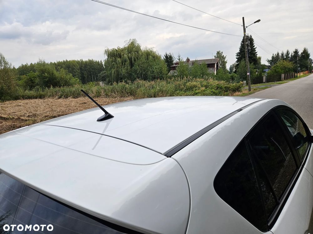 Mazda 3 2.0 MZR DISI Edition - 10