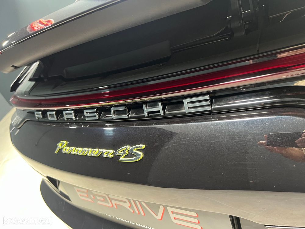 Porsche Panamera - 25