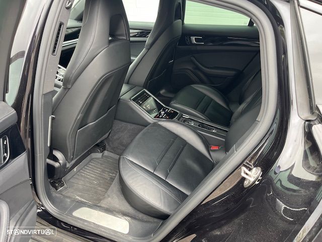 Porsche Panamera 4 E-Hybrid - 7