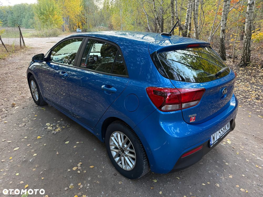 Kia Rio 1.2 L - 3