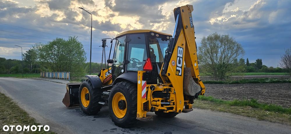 JCB 4CX - 4