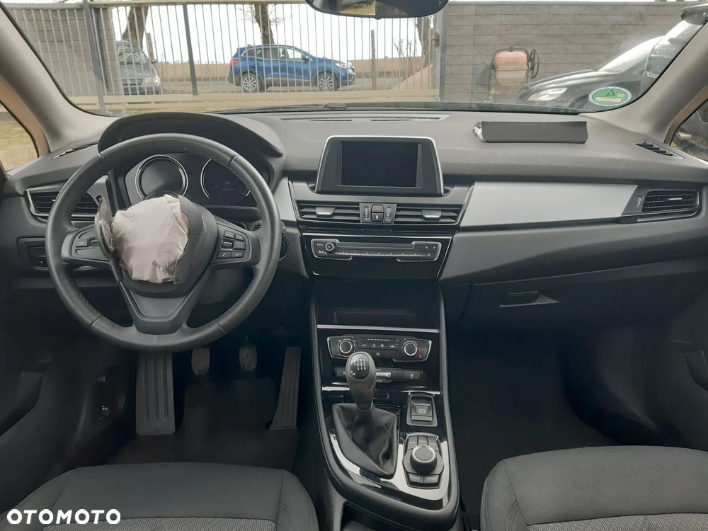 BMW Seria 2 218i - 12