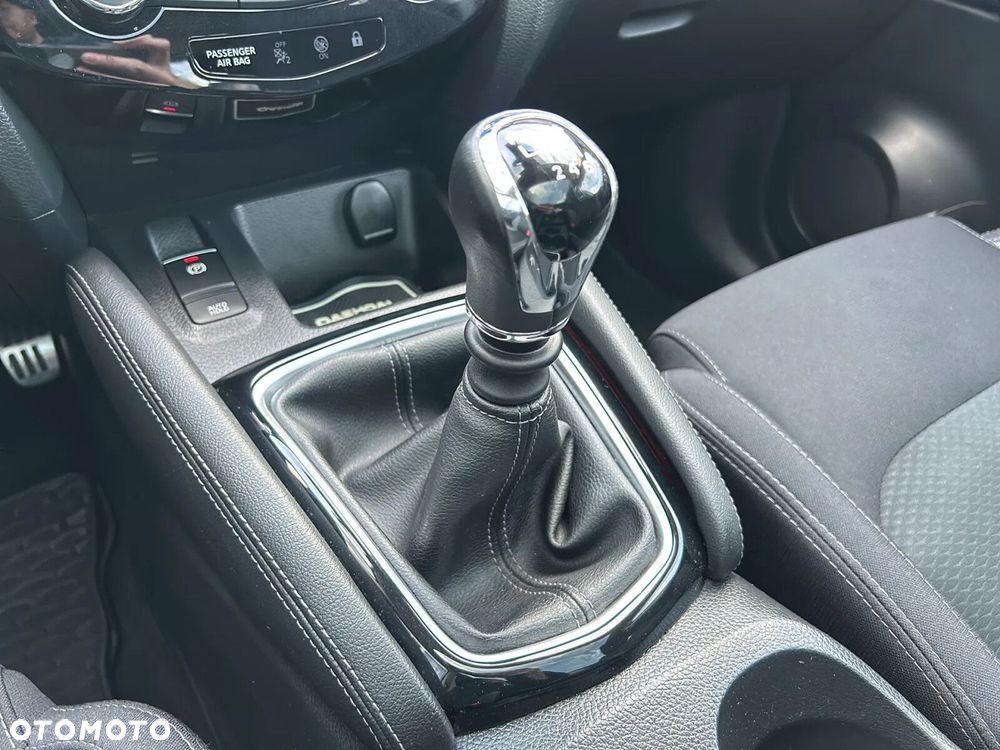 Nissan Qashqai 1.3 DIG-T N-Connecta EU6d - 27