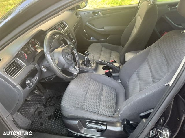 Volkswagen Jetta 1.6 TDI DPF Comfortline - 32