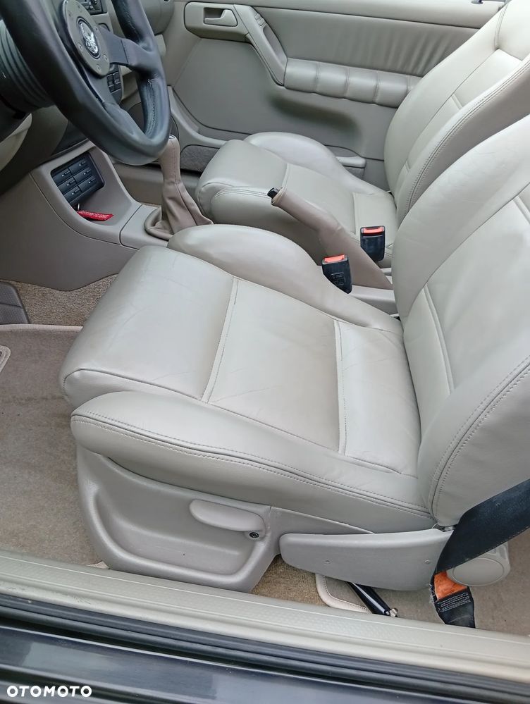 Volkswagen Golf Cabrio 1.8 - 28