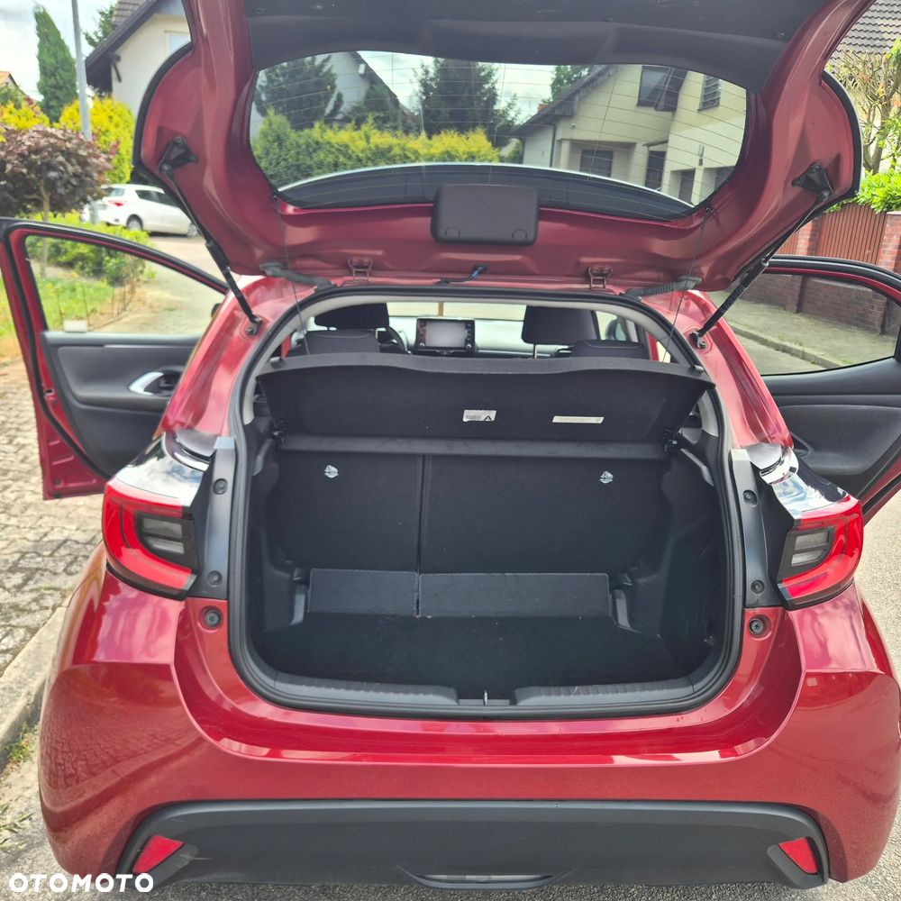 Toyota Yaris Hybrid 100 Active - 11