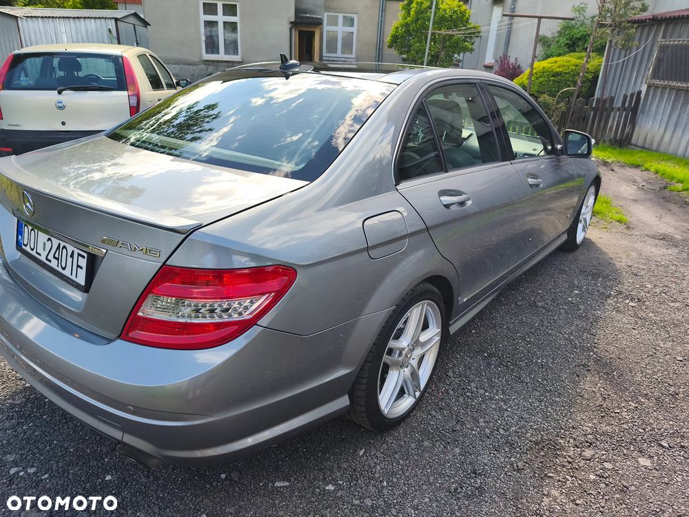 Mercedes-Benz Klasa C 350 7G-TRONIC Special Edition - 24