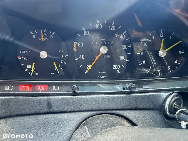Mercedes-Benz W123 - 14
