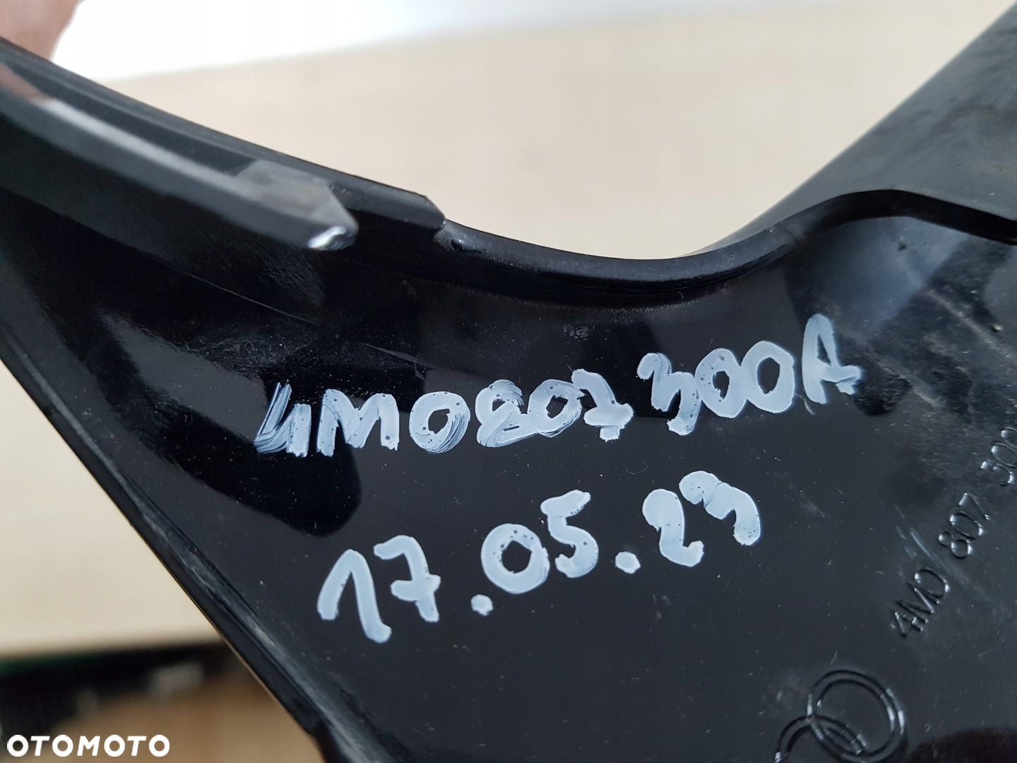 AUDI Q7 20 listwa prawa zderzaka 4M0807300A - 4