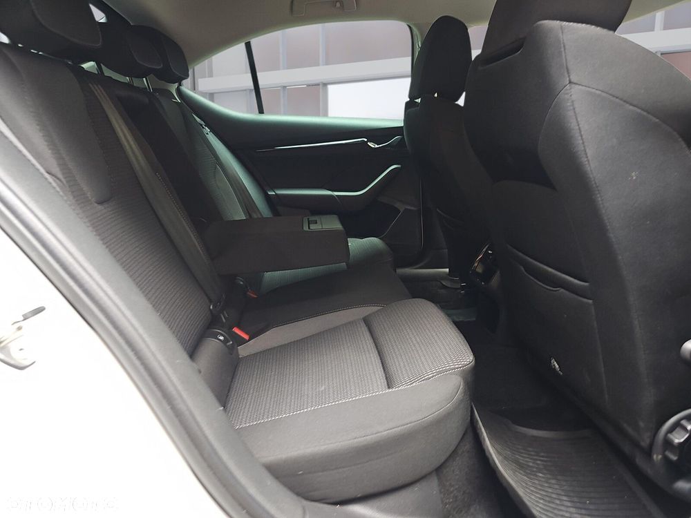 Skoda Octavia 2.0 TDI Ambition DSG - 12