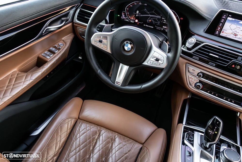 BMW 740 d xDrive Pack M Auto - 29