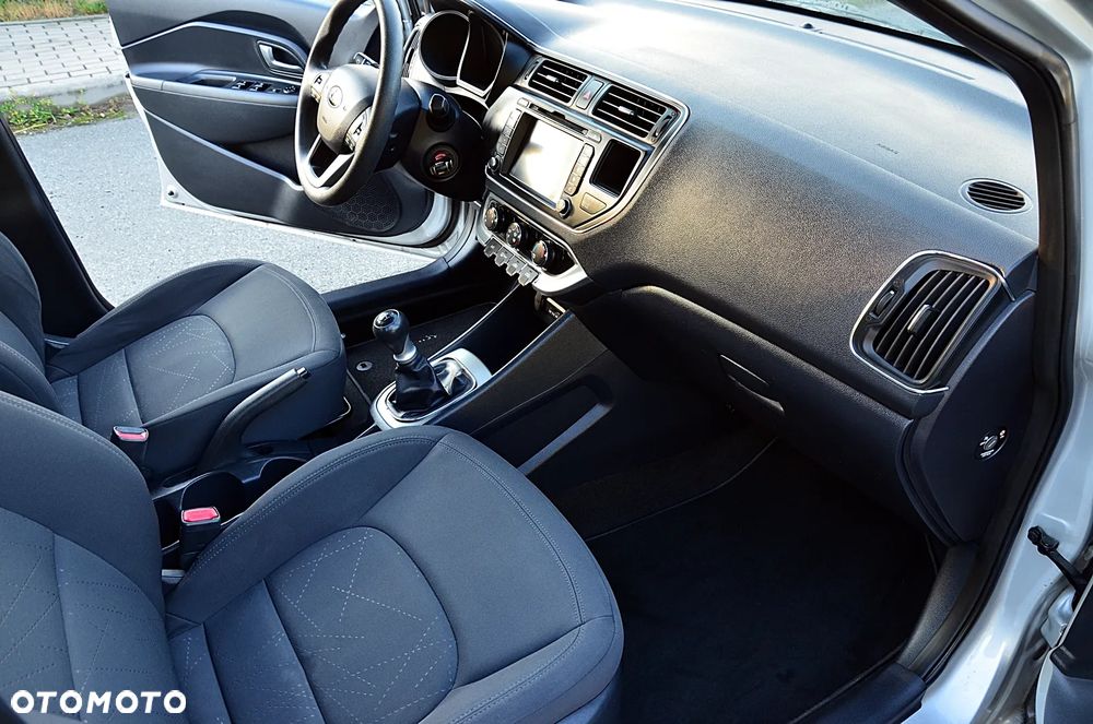 Kia Rio - 16