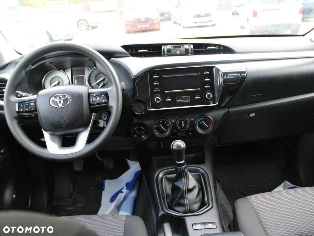 Toyota Hilux - 15