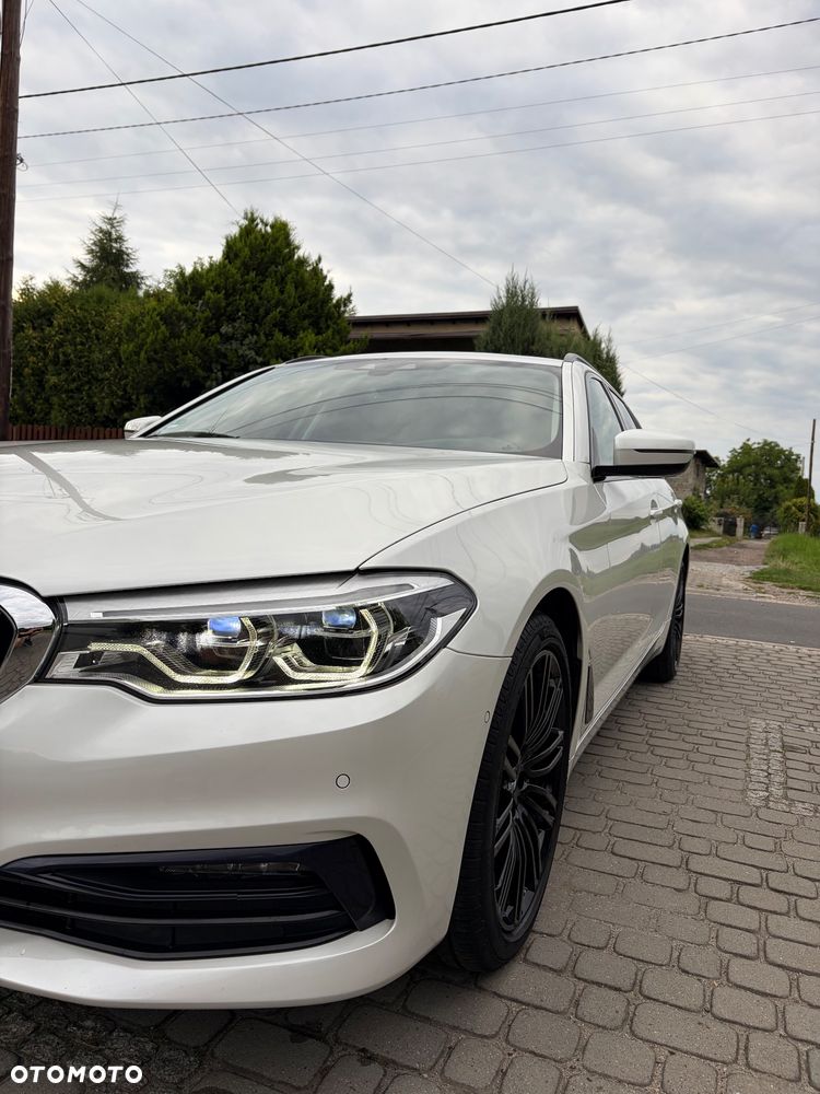 BMW Seria 5 525d Sport-Aut Luxury Line - 3