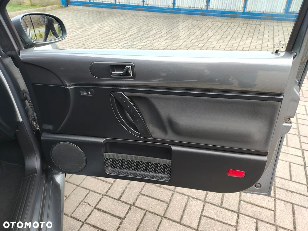 Volkswagen New Beetle - 10