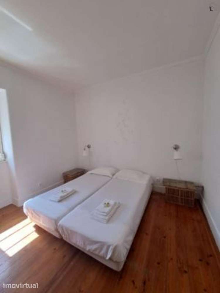 Quarto - localizado em Alameda Lisbon - Grande imagem: 3/29