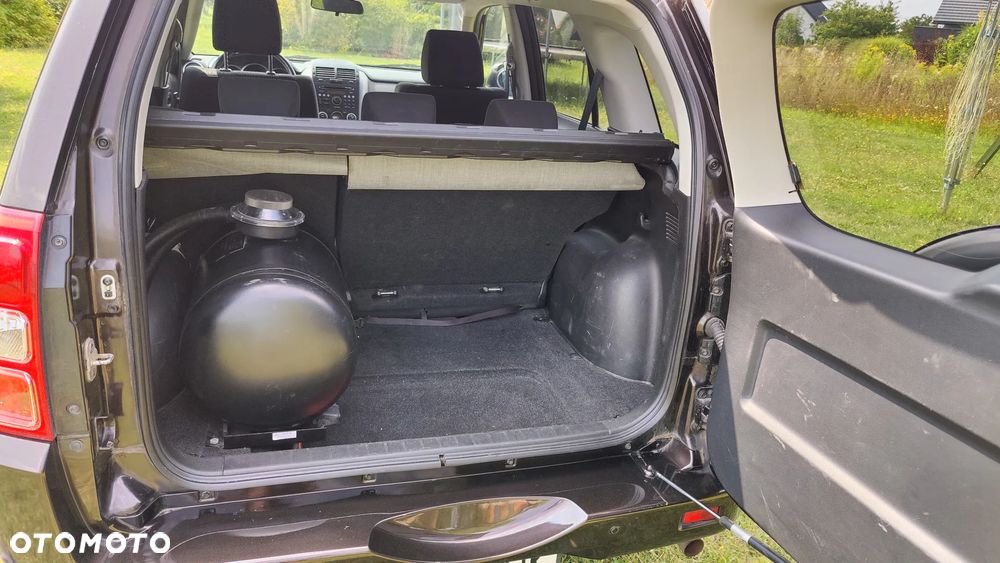 Suzuki Grand Vitara 2.4 Premium EU5 - 9