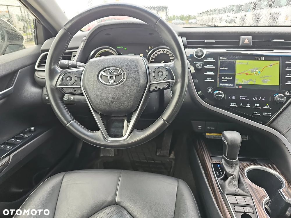 Toyota Camry 2.5 Hybrid Executive CVT - 12