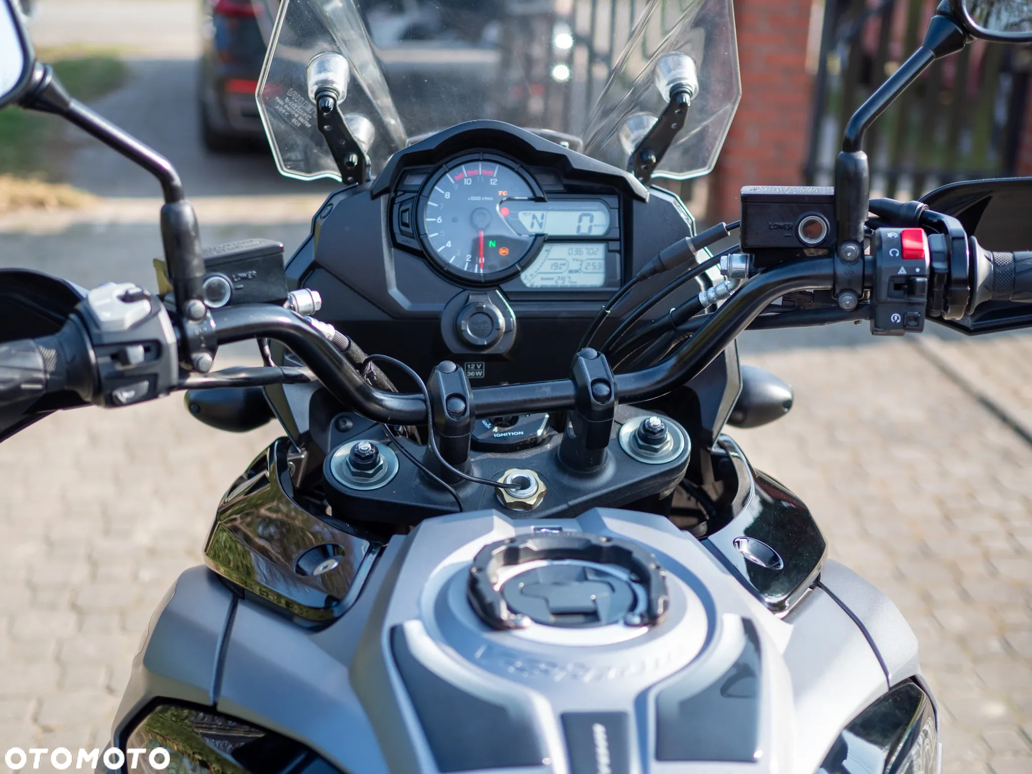 Suzuki V-STROM - 9