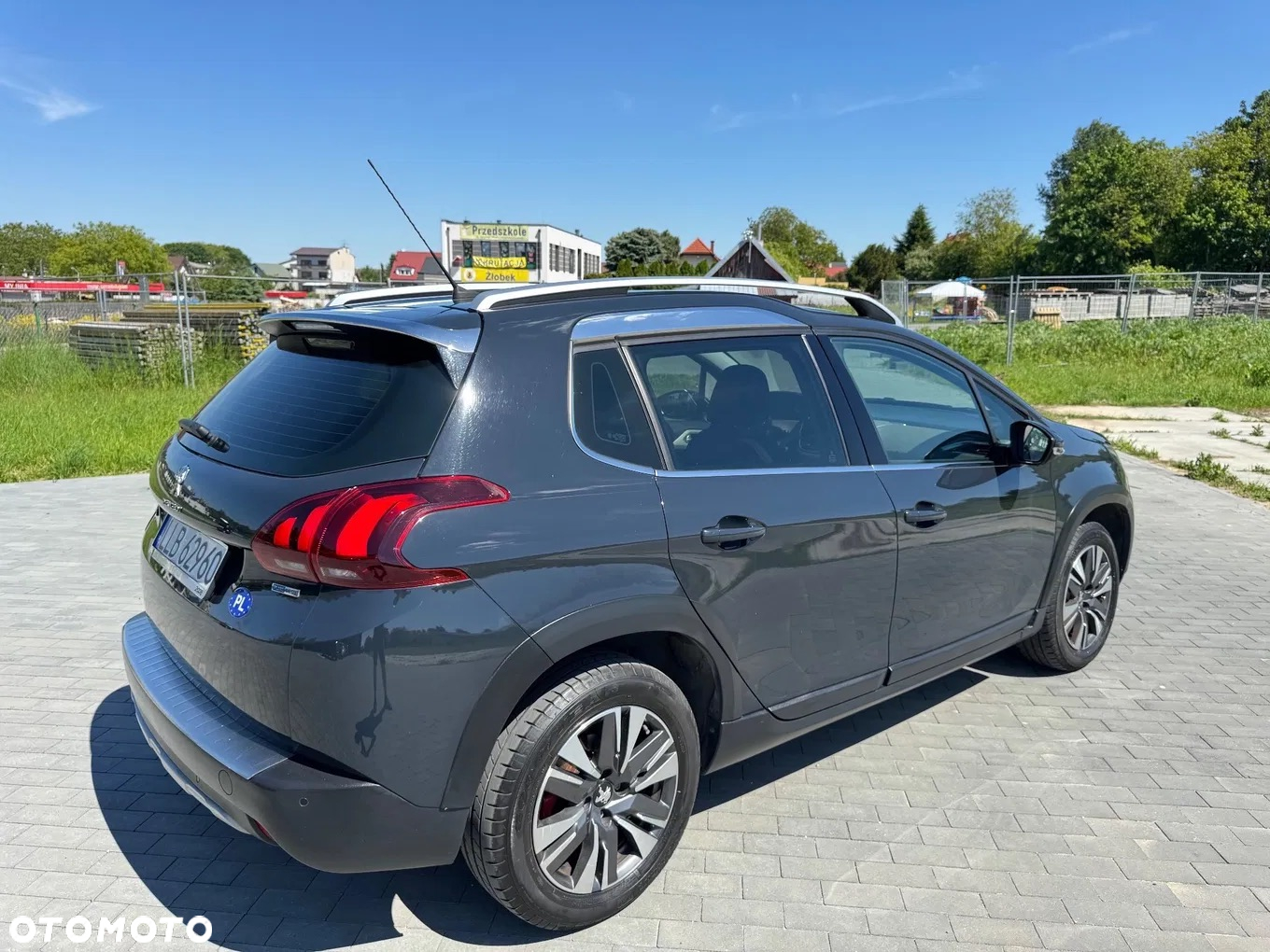 Peugeot 2008 1.2 Pure Tech Active S&S - 11