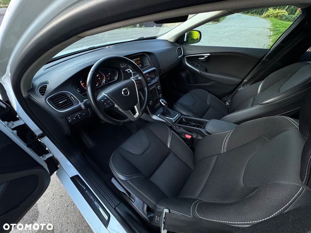 Volvo V40 T2 Geartronic Momentum - 12
