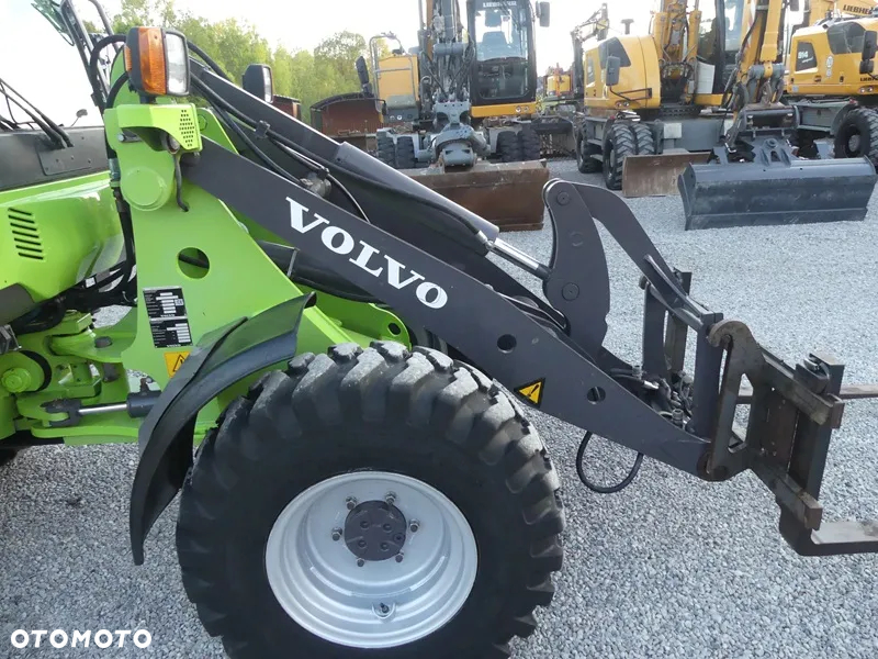 Volvo L25B Z Niemiec / Stan bardzo dobry / - 25